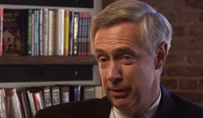 Pros and Cons of Drinking Age Be Lowered to 18 Pros and Cons of Drinking Age Be Lowered to 18